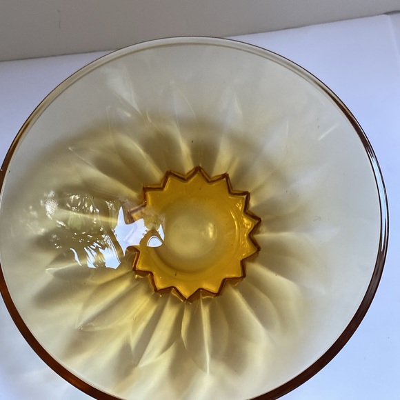 Vintage Amber bowl. - Picture 8 of 8